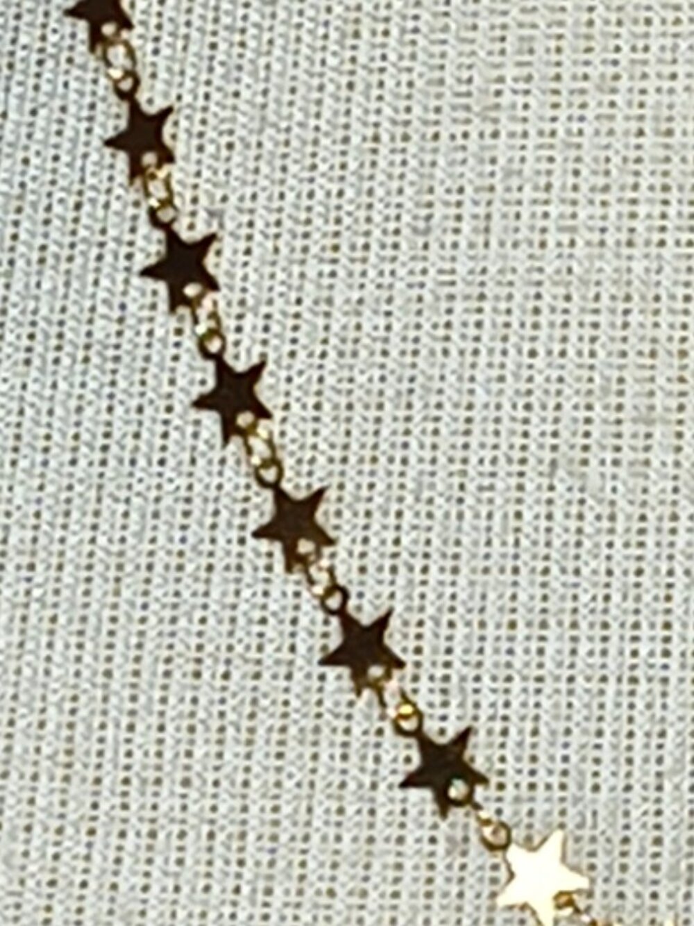 Metalic Gold-Tone Star Necklace NWOT - Picture 4 of 8